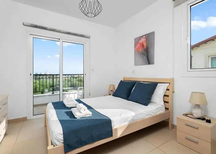 Anais - 3-bed With Private Pool Paralimni