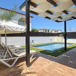 Anais - 3-bed With Private Pool Паралимни
